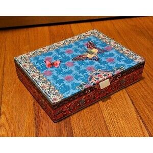 Punch Studios Mandarin Spring Butterflies 19 Cards w/ Envelopes In Storage Box